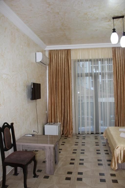 Отель Hotel Kazbegi Батуми