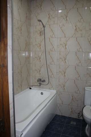 Отель Hotel Kazbegi Батуми Двухместный номер с 1 кроватью и балконом-4